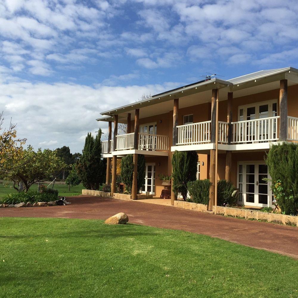 Erravilla Country Estate Spa Suite Accommodation Cowaramup Exterior photo