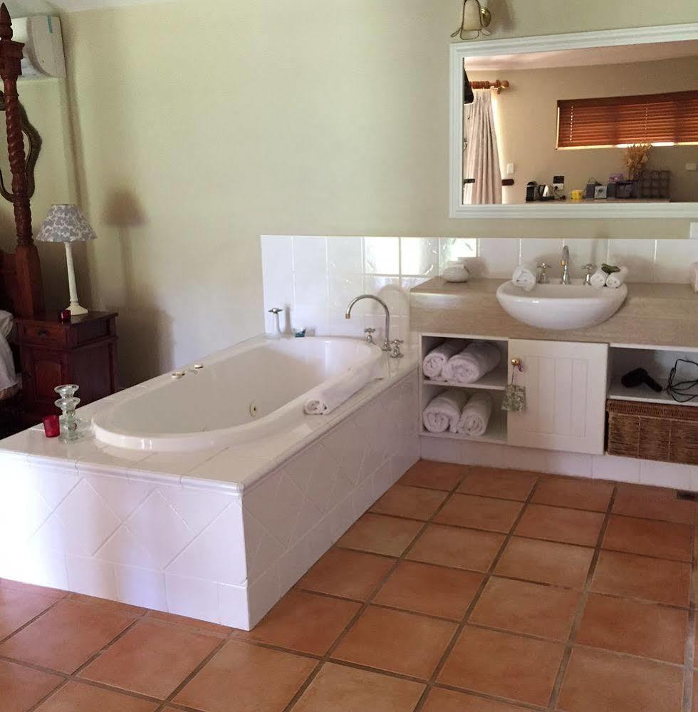 Erravilla Country Estate Spa Suite Accommodation Cowaramup Exterior photo