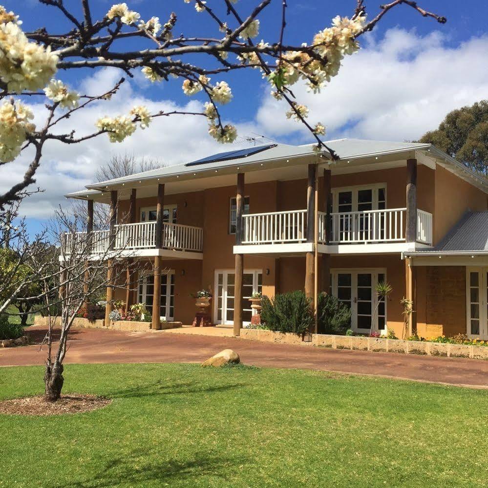 Erravilla Country Estate Spa Suite Accommodation Cowaramup Exterior photo