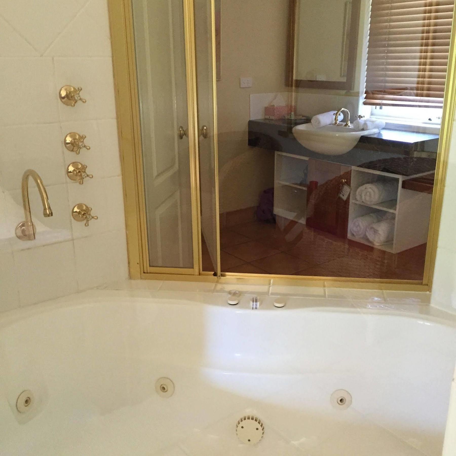 Erravilla Country Estate Spa Suite Accommodation Cowaramup Exterior photo